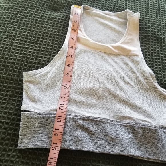 Outdoor Voices | Splash Back Sports Bra - Picture 7 of 7